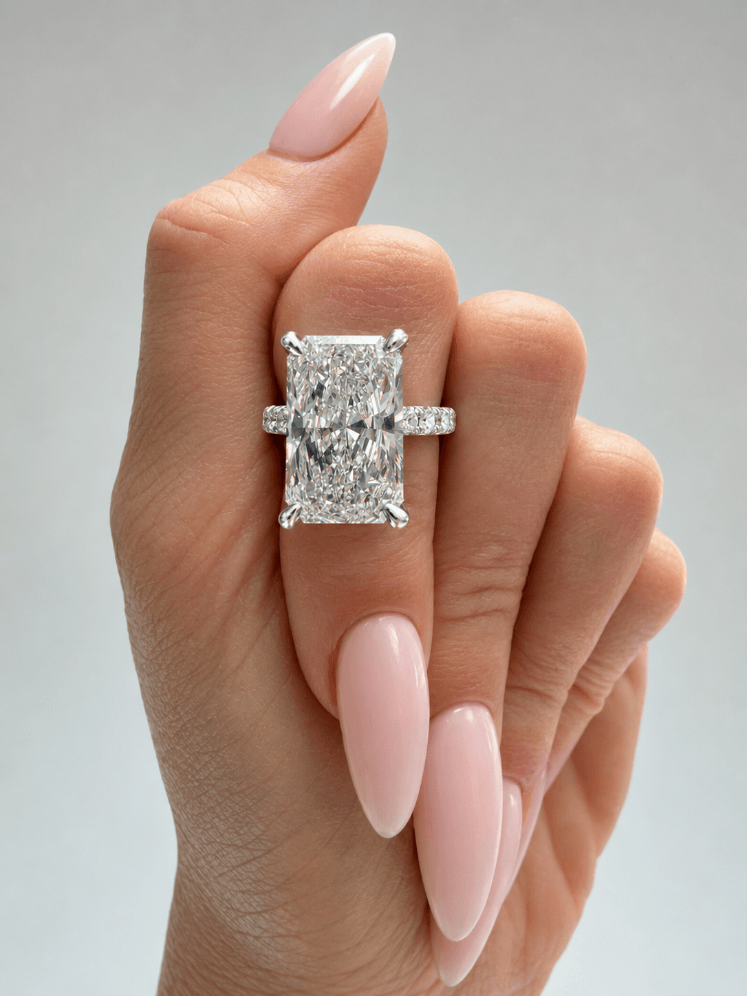 Atelier Diamonds bespoke ring